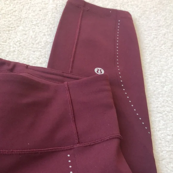 Lululemon Extra Mile Crop (Reflective 23") - Full-On® Luxteme in Garnet, Size 4 - Picture 3 of 16